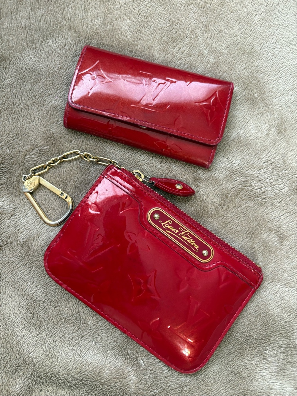 Louis Vuitton Red Vernis key cles pochette & 4-ring key holder